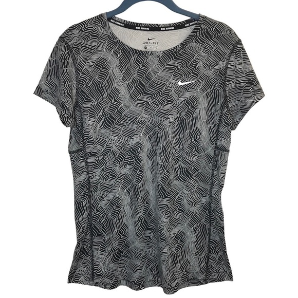 Women’s Nike Running top - Picture 1 of 3